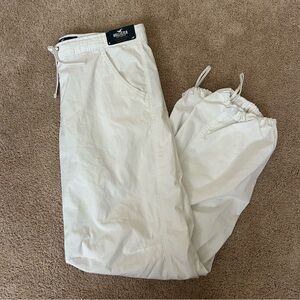Hollister Women’s Ultra High-Rise Baggy Pants Size M